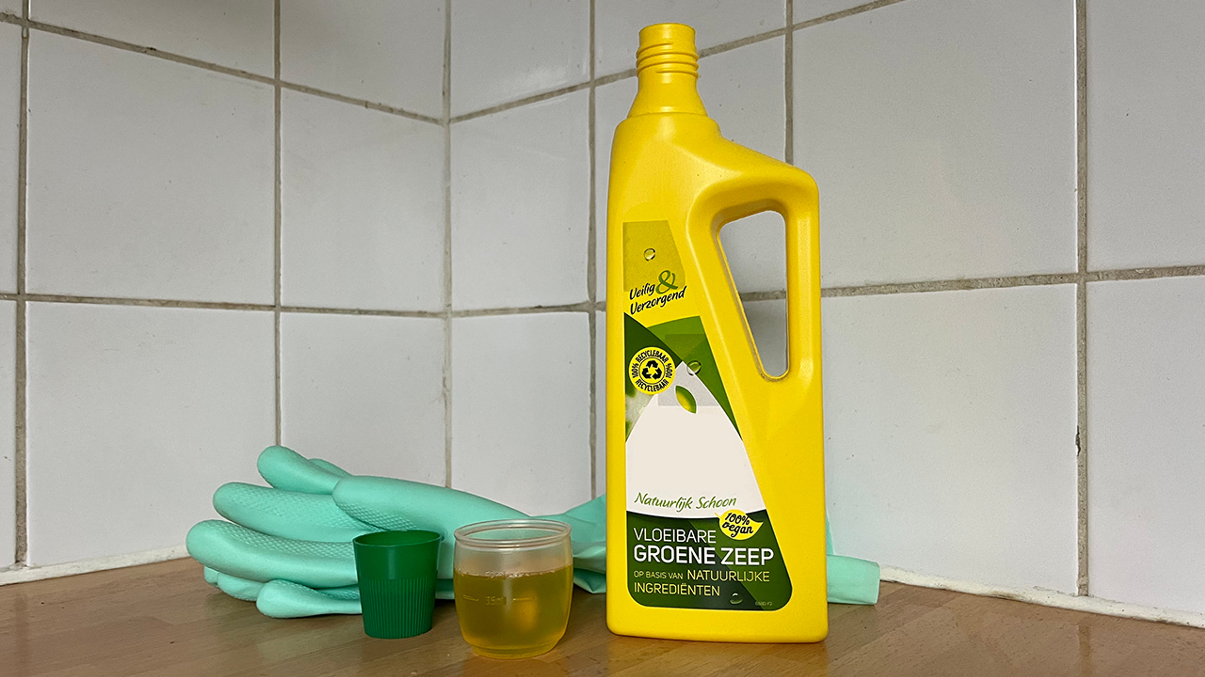 houten kozijnen schoonmaken met groene zeep